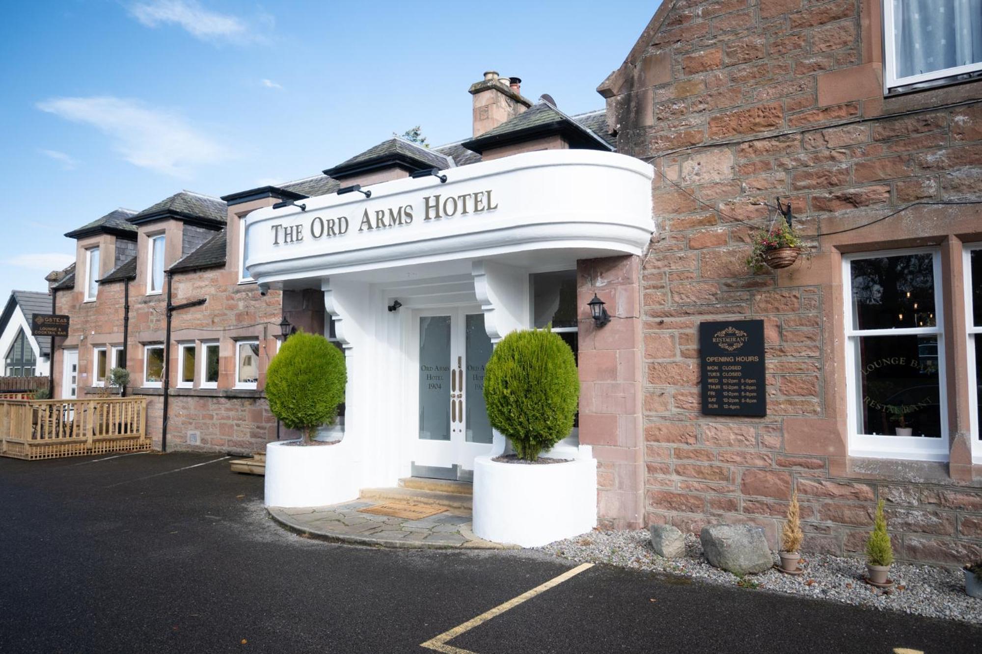 Ord Arms Hotel Muir of Ord Ngoại thất bức ảnh